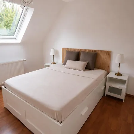 Bright With Large Terrace & View Of Krems Appartement